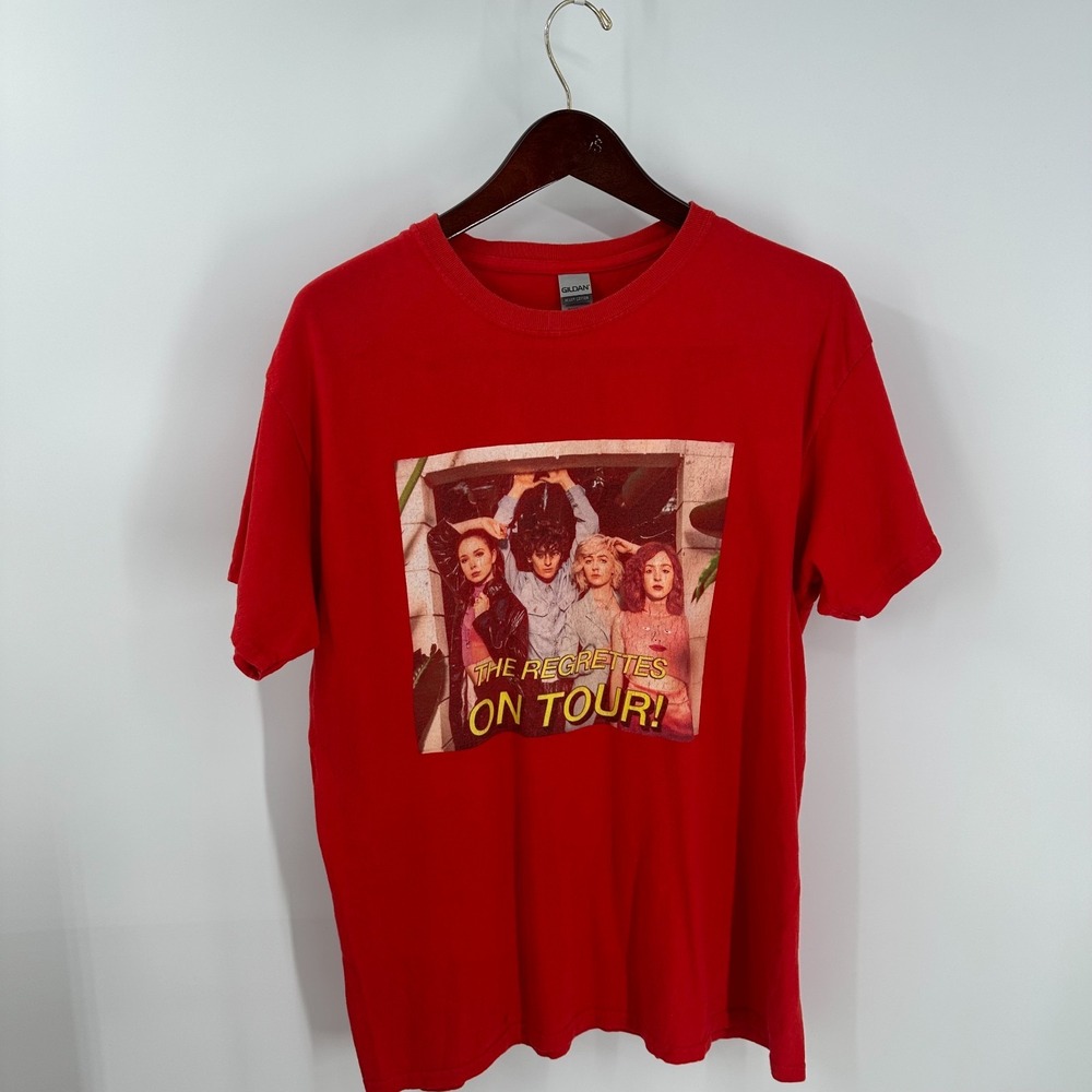 Vintage Y2K Gildan Rock Band The Regrettes On Tour Graphic T-Shirt Red Size L